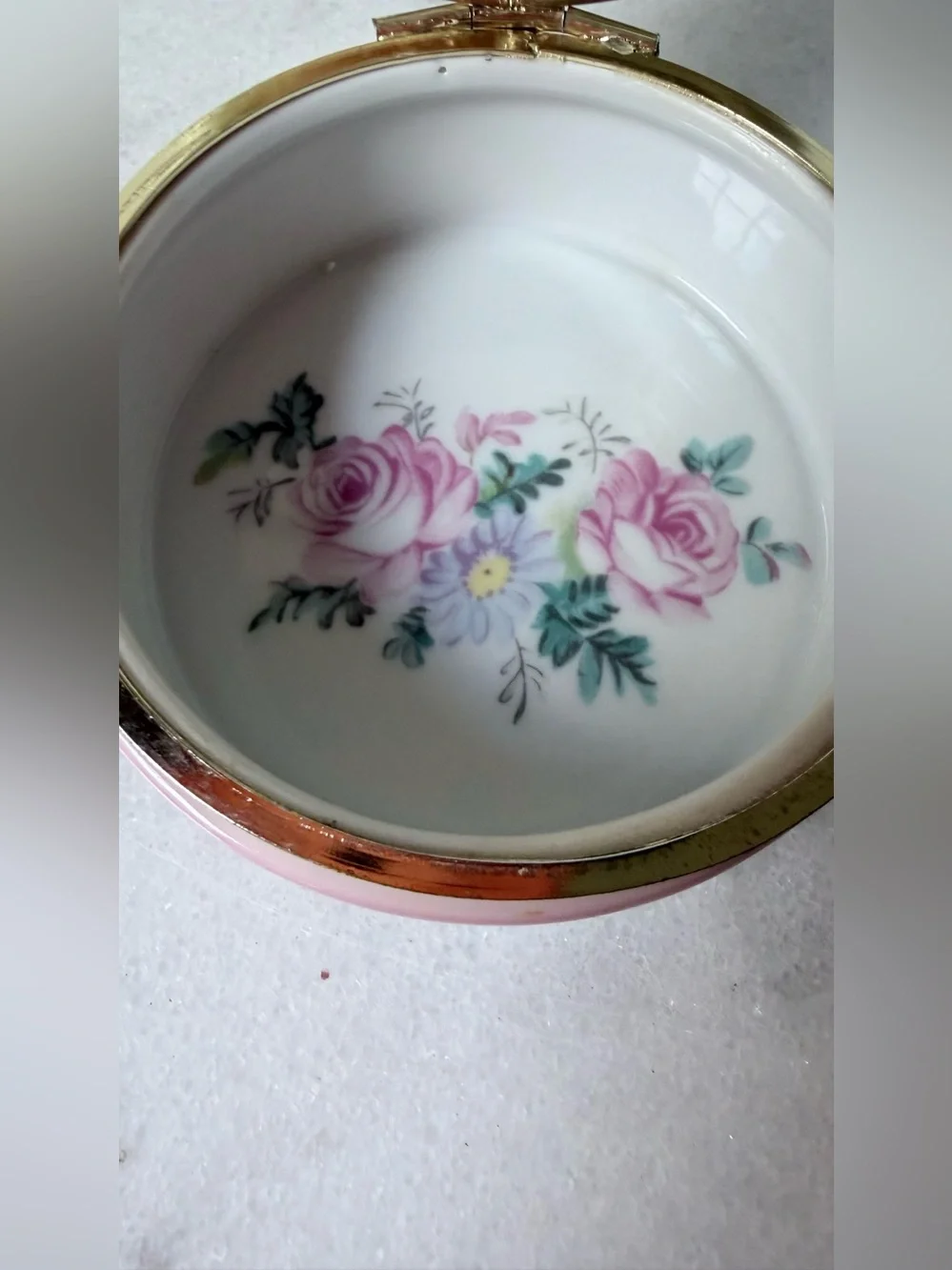 vintage Andrea by Sadek porcelain trinket box featuring a courting couple scene